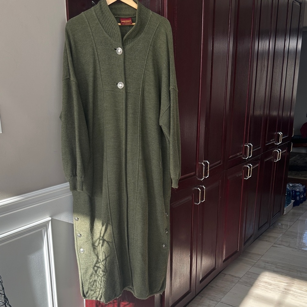 vintage   Pure wool Geiger Olive Green Longline Women's Coat made in Austria
